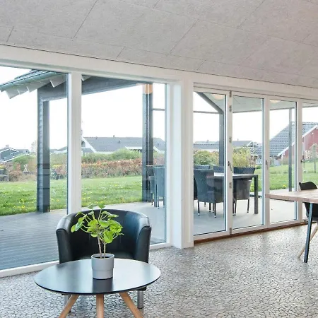 10 Person In Ronde-by Traum Rønde