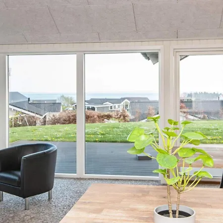 10 Person In Ronde-by Traum Casa de Férias Rønde