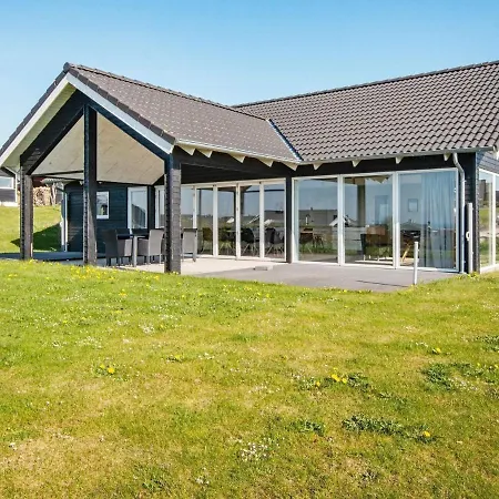 10 Person In Ronde-by Traum * Rønde