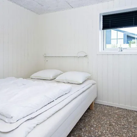 10 Person In Ronde-by Traum Casa de Férias Rønde